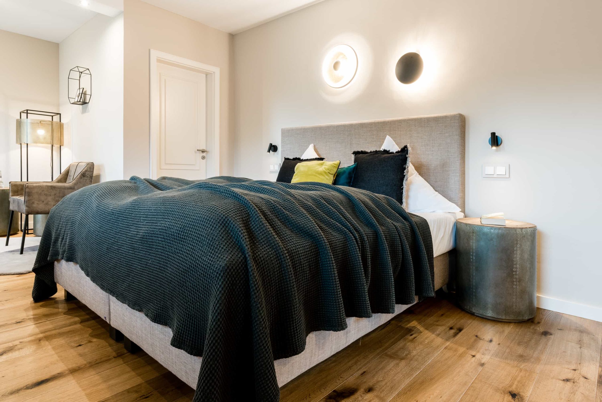 Doppelbett im Doppelzimmer 20 im Sylter Hahn, Hotel in Westerland