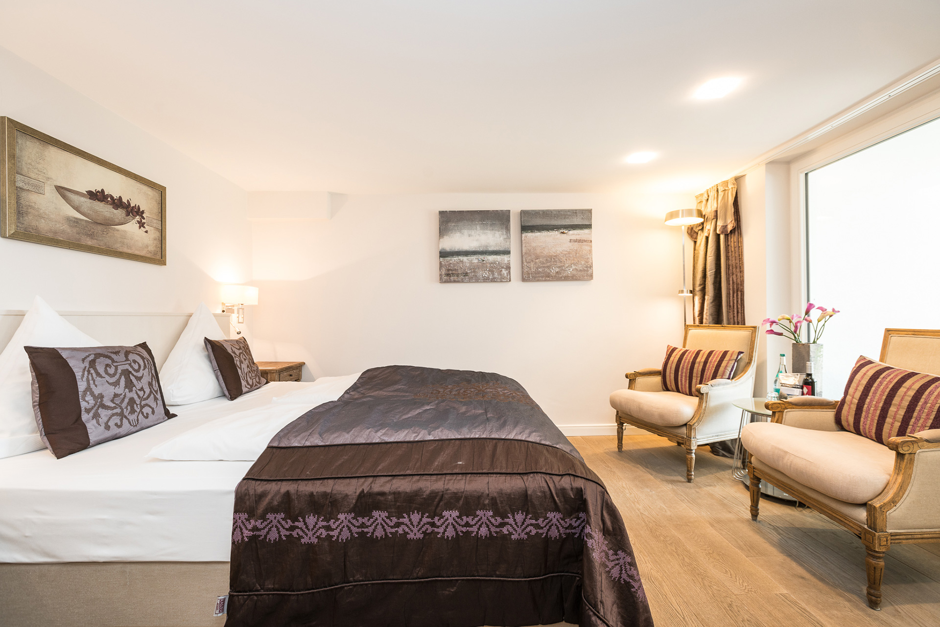 bedroom big window hotel sylter hahn double room