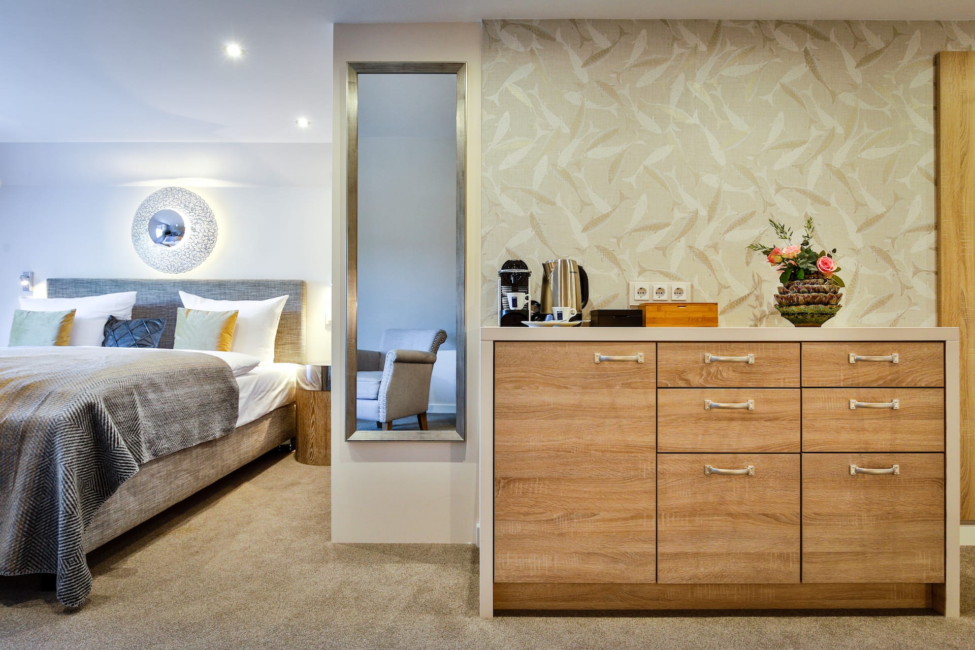 double room coffee maker flowers hotel sylter hahn