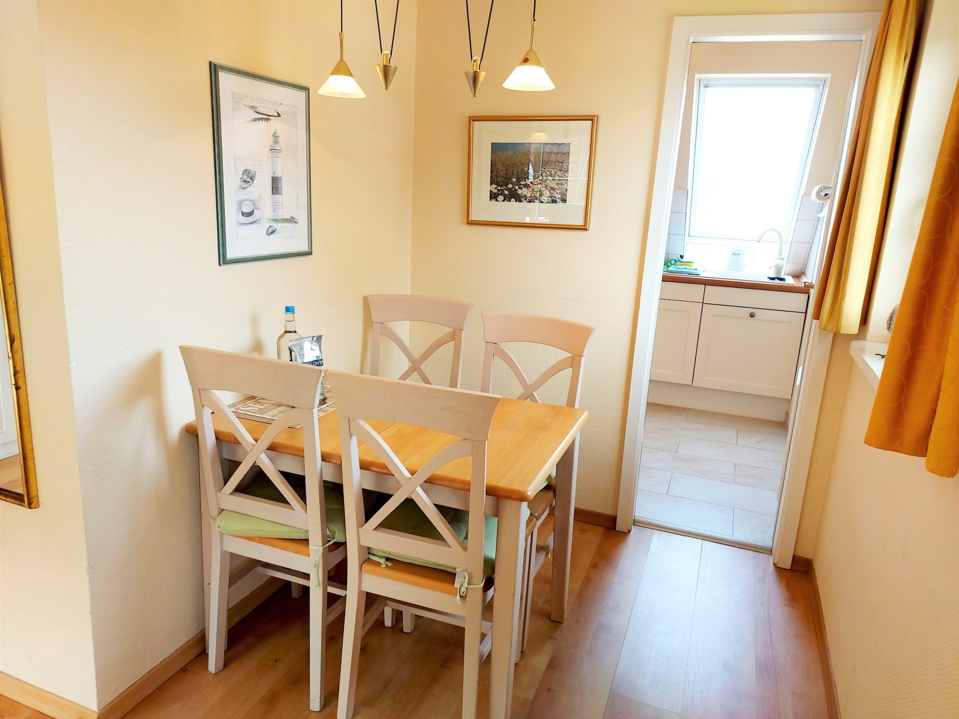 Esstisch in der Ferienwohnung B3 in Westerland auf Sylt