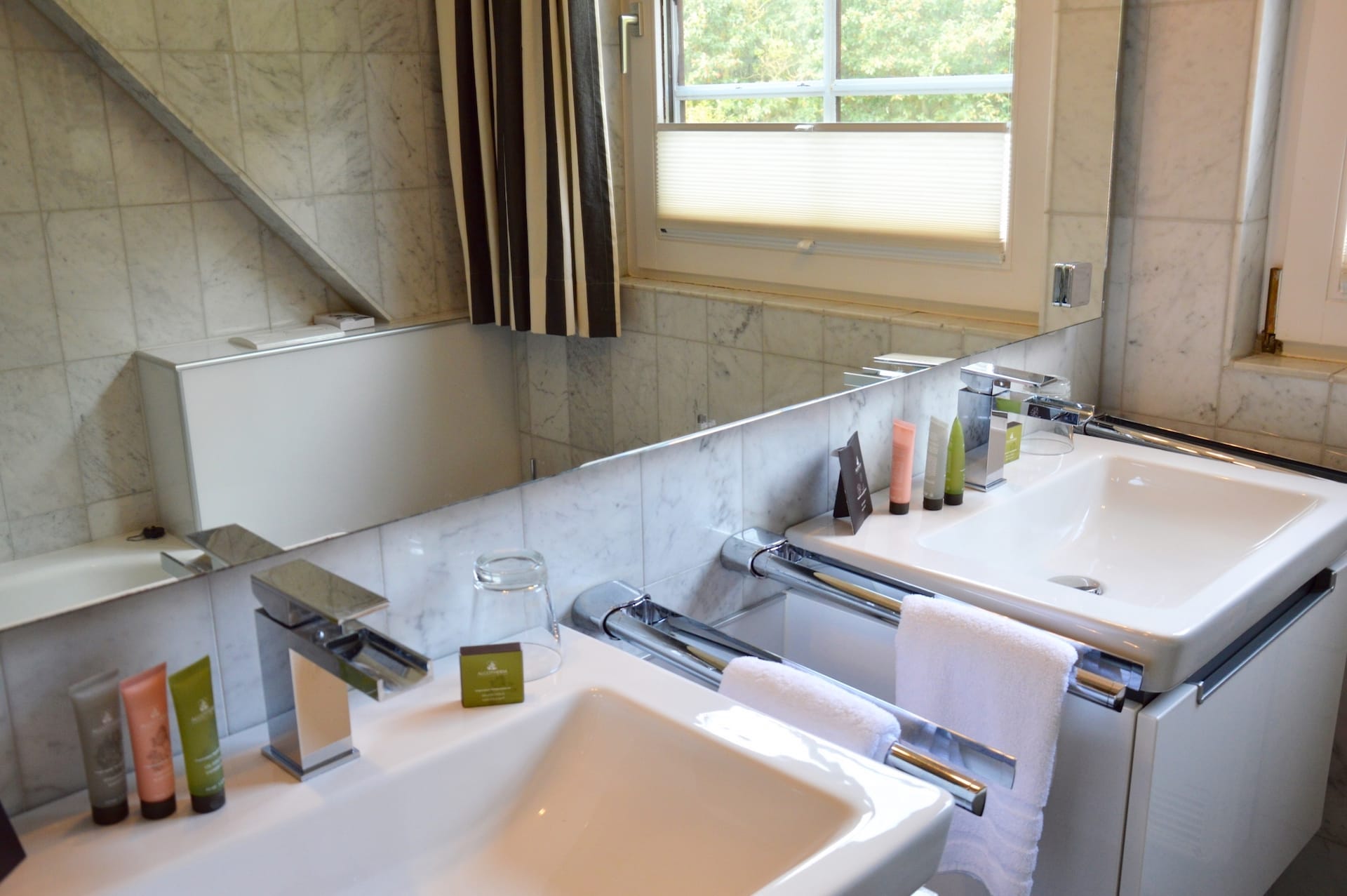 Badezimmer in der Ferienwohnung D3 im Hotel Sylter Hahn in Westerland auf Sylt