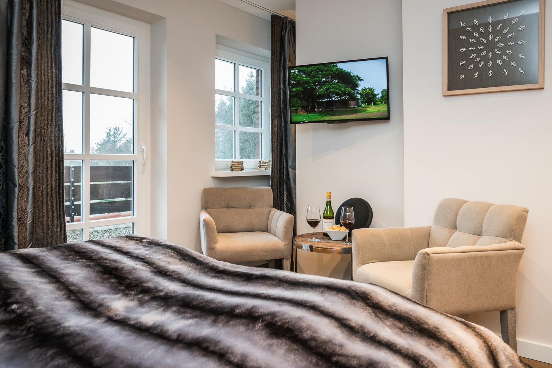 Doppelzimmer mit Doppelbett, im Hotel Landhaus Sylter Hahn.