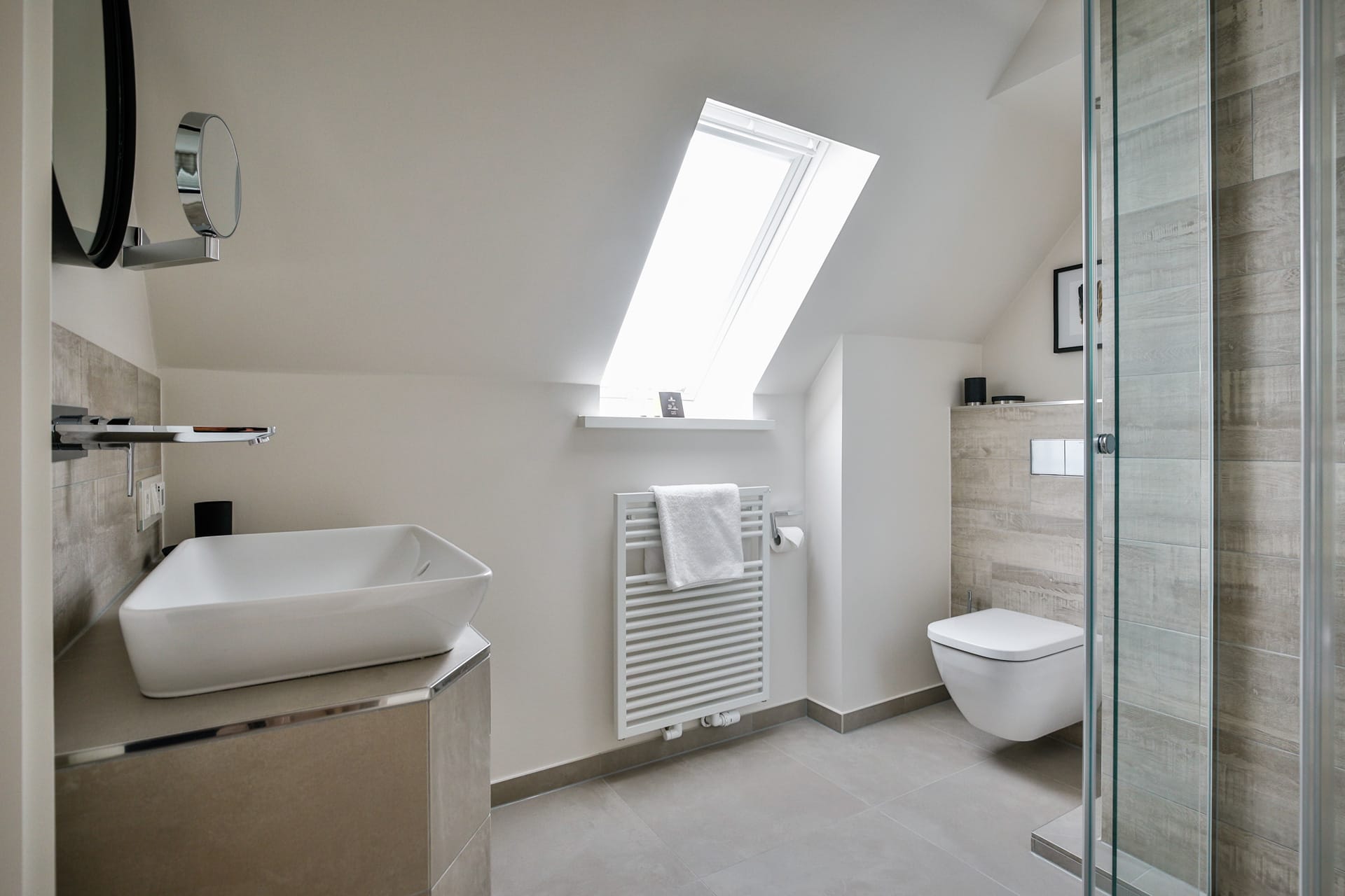 Badezimmer im Einzelzimmer im Hotel Sylter Hahn in Westerland auf Sylt