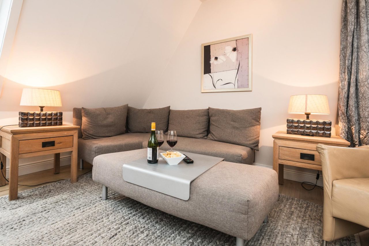 Wohnzimmer in der Ferienwohnung 39 im Hotel Sylter Hahn in Westerland auf Sylt