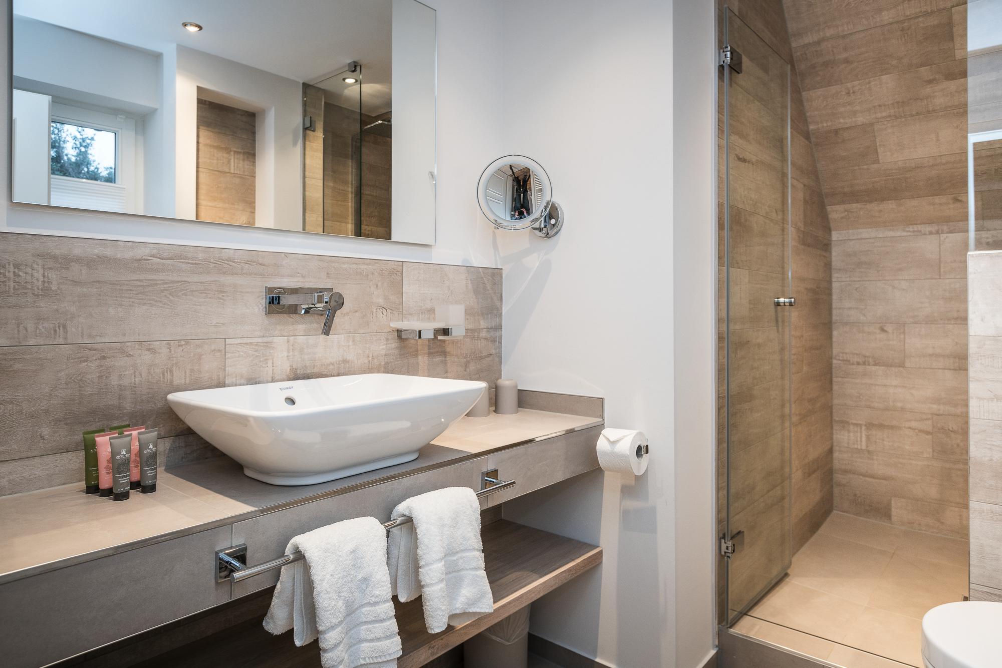 Badezimmer im Apartment 27 im Landhaus Sylter Hahn in Westerland