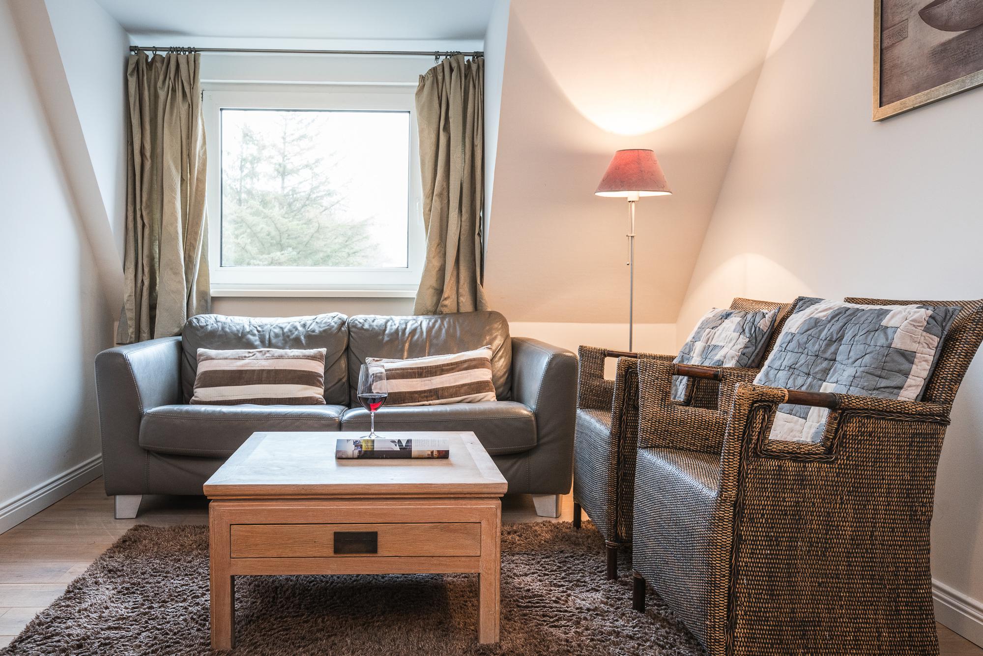 Wohnzimmer in der Ferienwohnung 38 im Hotel Sylter Hahn in Westerland auf Sylt